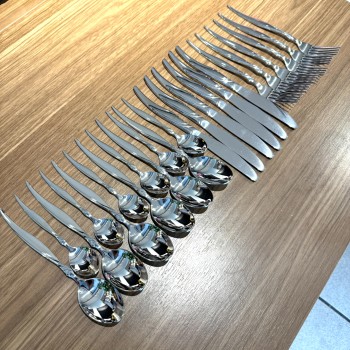 6 peças no pacote de colher de sobremesa de inox detalhado
